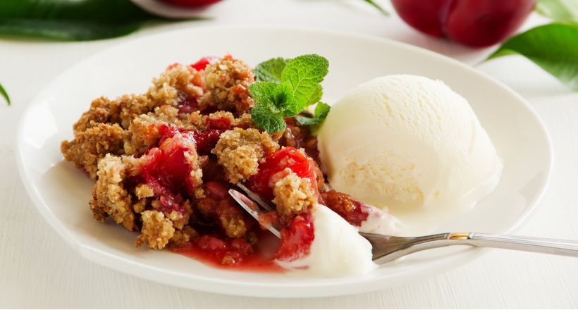 Zwetschgen-Crumble mit Rumtopf-Früchten – Herbstliches Dessert mit L.W.C. Michelsen Rumtopf