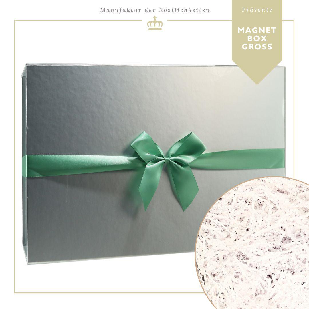 Magnetbox große Größe in Silber mit grüner Seidenschleife mit weißem Füllmaterial