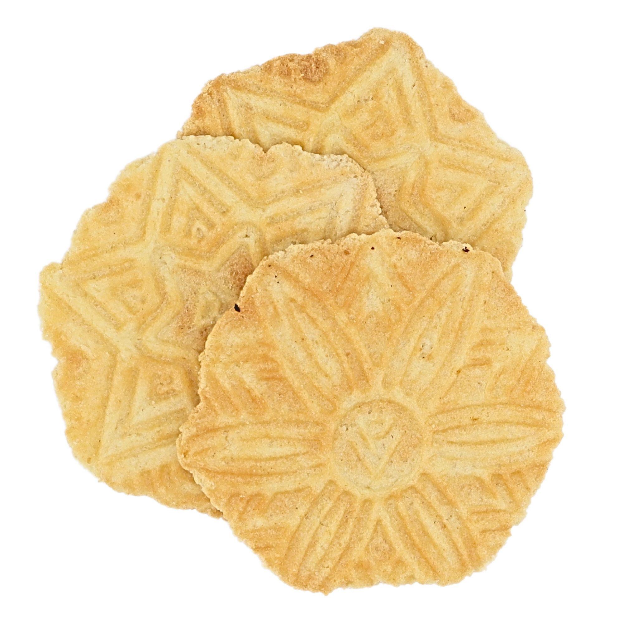 Drei Zuckerbäcker-Butterwaffeln mit geprägtem Muster, hellgelb und knusprig, auf weißem Hintergrund.