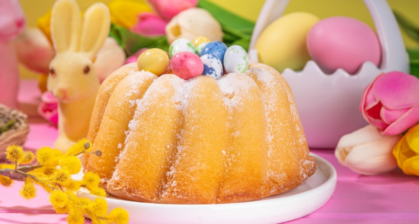 Lockerer Oster-Gugelhupf mit Eierlikör