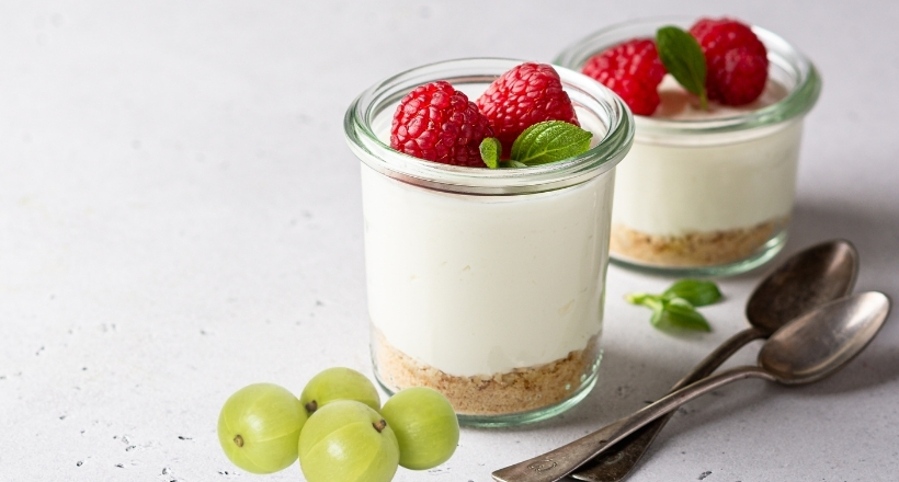 Stachelbeer-Käsekuchen im Glas – cremig, fruchtig & unkompliziert geschichtet