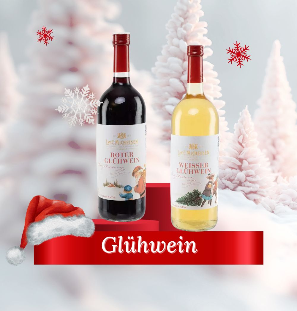 Zwei Flaschen Glühwein von L.W.C. Michelsen, rot und weiß, vor einer weihnachtlichen Hintergrundkulisse mit Schneeflocken und Tannenbäumen