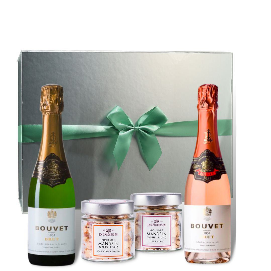 Geschenkset mit Bouvet Brut & Rosé und L.W.C. Michelsen Gourmet-Mandeln in silberner Box mit grüner Schleife